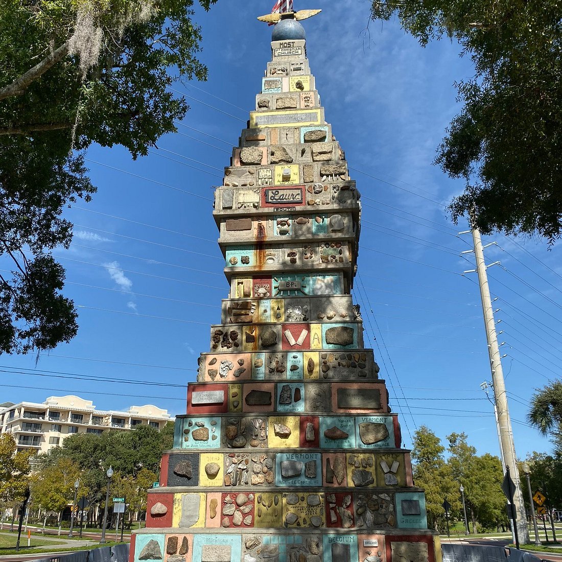 image of the monument of states in kissimee, FL where Prodigy investigator group, INC has been serving since the day 1
